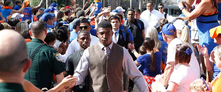 Students Can Enter to Win Gator Walk VIP Experience