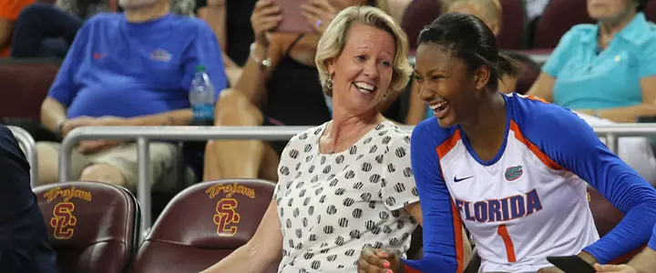 No. 10 Volleyball Downs No. 6 USC in Three, Delivers Head Coach Mary Wise Career Win No. 800