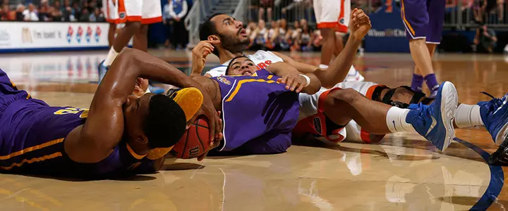 Florida Flattened by LSU to End 20-game SEC Home Winning Streak