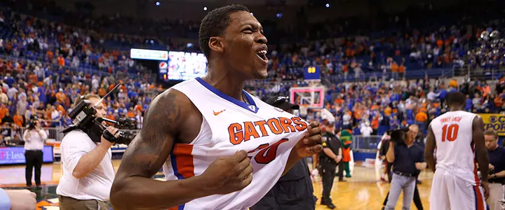 Frazier Free Throws Push Gators to Gutty Win over Razorbacks