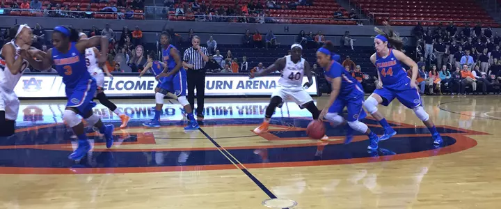 Strong Second Half Propels Gators to Win at Auburn