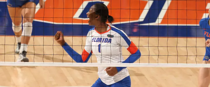 No. 15 Gators Stifle Razorbacks, 3-0