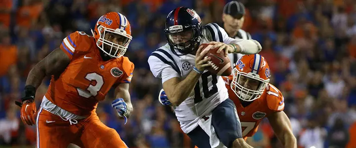 Antonio Morrison Named Walter Camp National Defensive Player of the Week