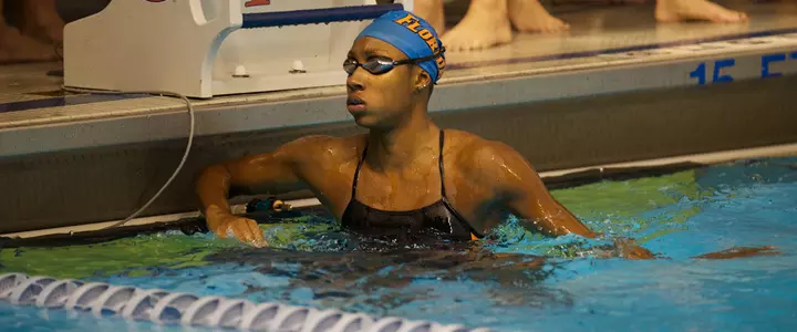 No. 1 Gators Rout Commodores in SEC Opener