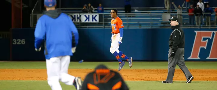 Reed Delivers a Dose of Early Season Magic as Gators Stay Perfect