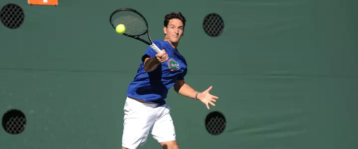 Florida Captures Third-Straight Win at Arkansas, 4-0