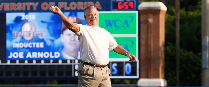 Former Gators Skipper Joe Arnold Makes Stop at UF on Way to Hall of Fame