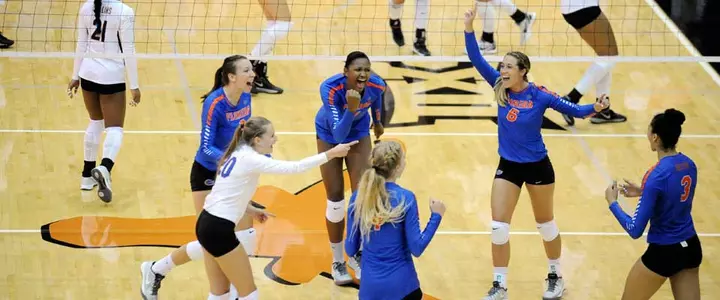 No. 4 Florida Downs No. 3 Texas 3-1, Wins Second Top-25 Match of Weekend