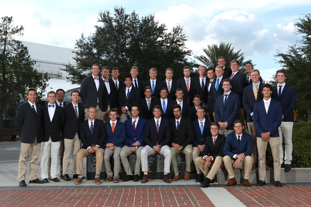2016-17 men's swim & dive team photo