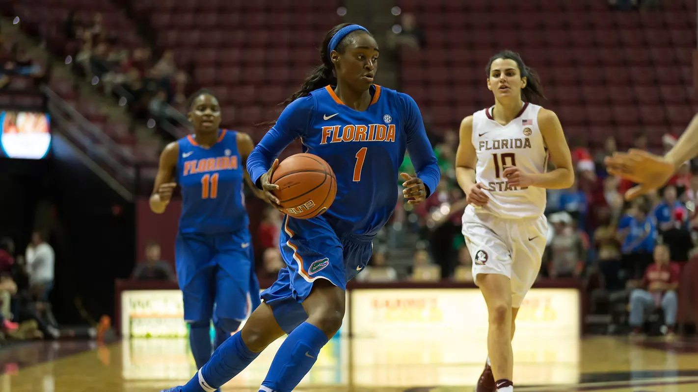 Ronni Williams dribbling