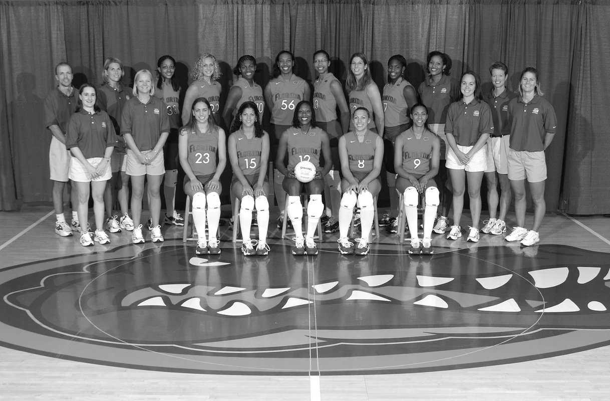 2002 Volleyball Team Picture