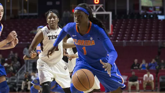 Ronni Williams dribbling