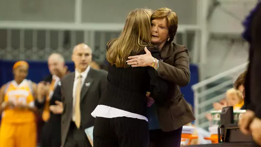 Amanda Butler hugs Pat Summitt