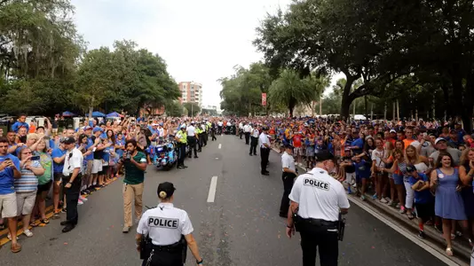 Gator Walk Full Street