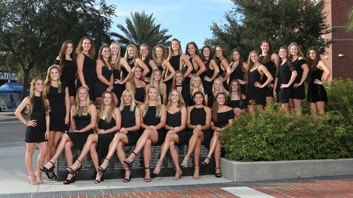 Women's Swim Team Photo