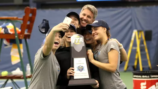 2017 ITA Indoors team selfie