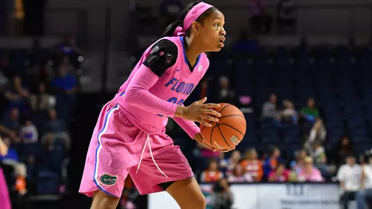 Delicia Washington dribble