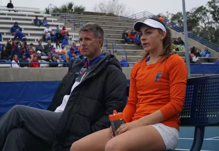 Roland Thornqvist Ingrid Neel sitting