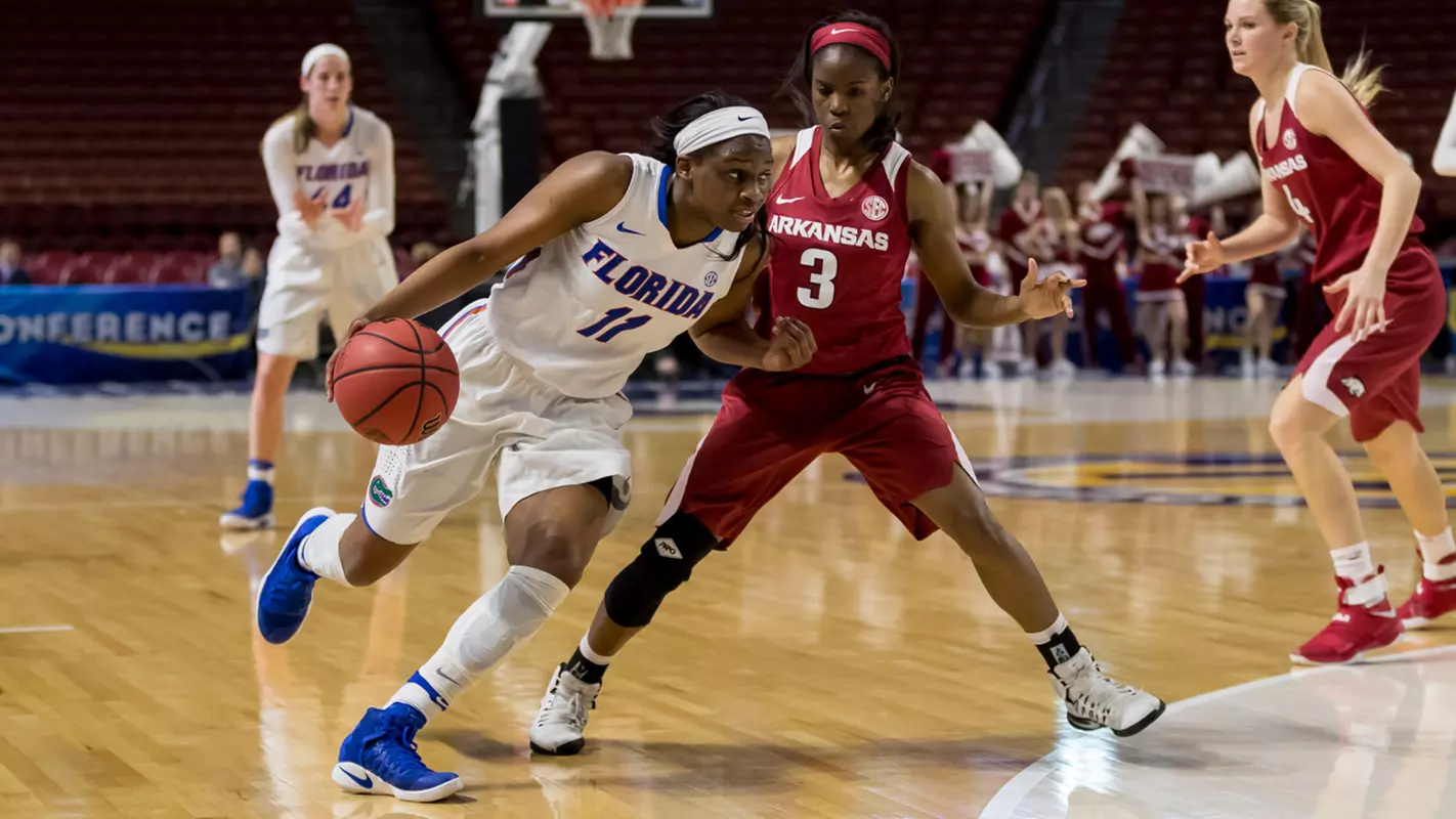 Dyandria Anderson dribbling