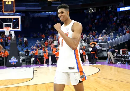 Devin Robinson