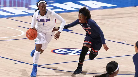 Ronni Williams dribbling