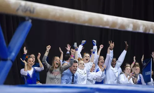 Gators celebrate a balance beam routine - NCAA Super 6 - 4-15-17