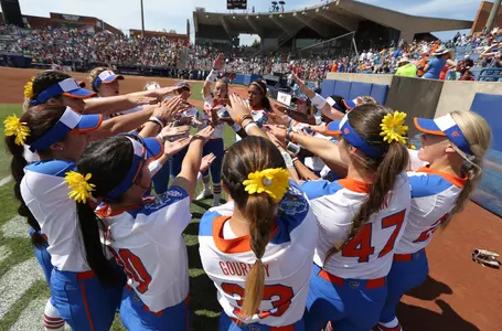 HuddlePregameChomp_170601_6702_CourtneyCulbreath.jpg