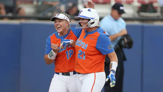 Kayli Kvistad, Amanda Lorenz