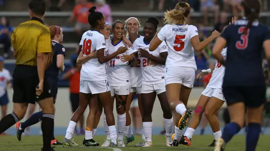 Gators celebrate Mayra Pelayo's goal versus Mississippi 9-14-17
