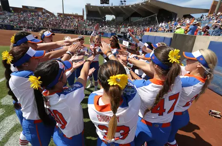 HuddlePregameChomp_170601_6702_CourtneyCulbreath