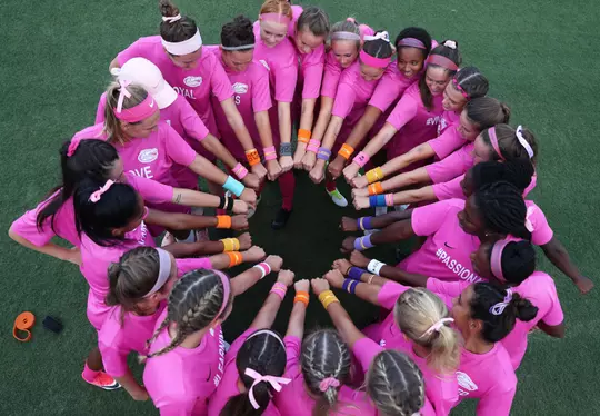 Gators' wristbands reflect people in their lives impacted by cancer