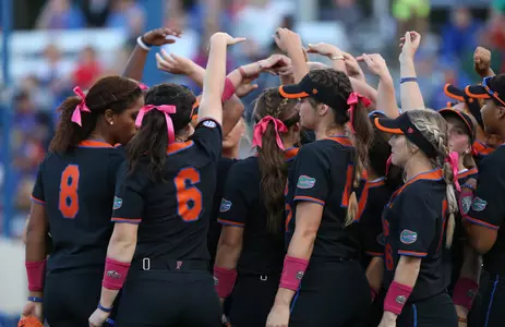Florida huddles during the Gators' 9-0 win against the Ospreys Wednesday, February 14, 2018 at Katie Seashole Pressly Softball Stadium in Gainesville, Fla. / UAA Communications photo by Allison Curry