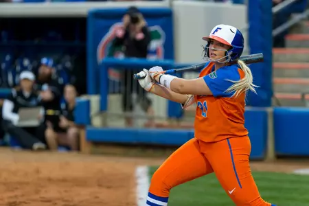 Kayli Kvistad bats during the Gators game against Kentucky at Katie Seashole Pressly Stadium on March 10, 2018