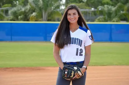 Danni_Farley_2018 Signee.jpg