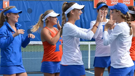 happy gators, prematch huddle
