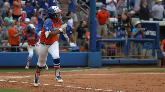 Jordan Matthews running after her home run in the 2018 NCAA Super Regional round against Texas A&M