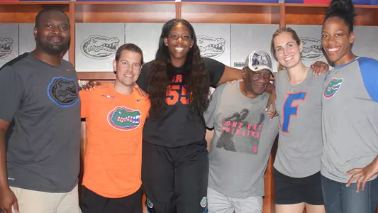 Emer Nichols, wbb locker room, official visit