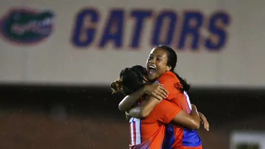 Rachelle Smith (right) and Briana Solis
