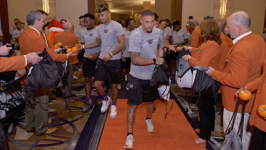 Gators Arrive at Orange Bowl