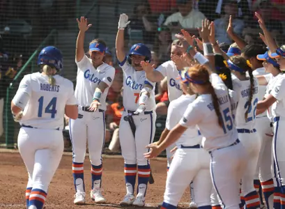 RobertsJordanHappyGators_190209_5920_PiperHansen