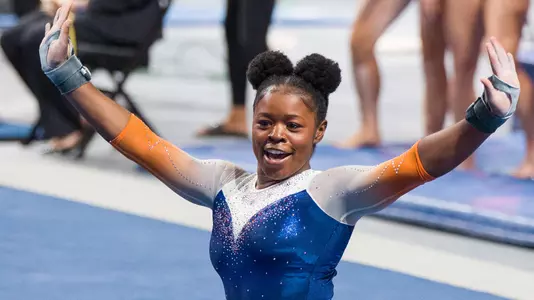Alicia Boren - floor versus 2019