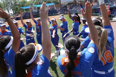 HuddleChomp_190324_1444_CourtneyCulbreath