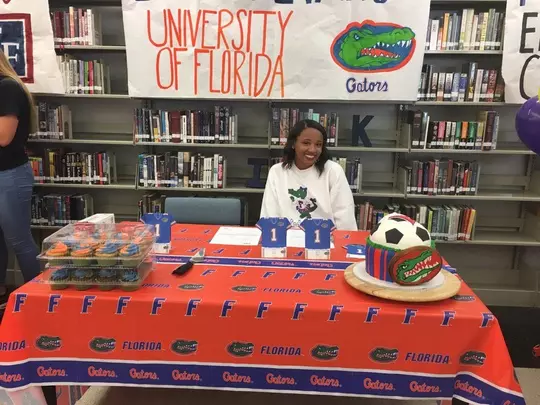 Lauren Evans - 2017 signing day