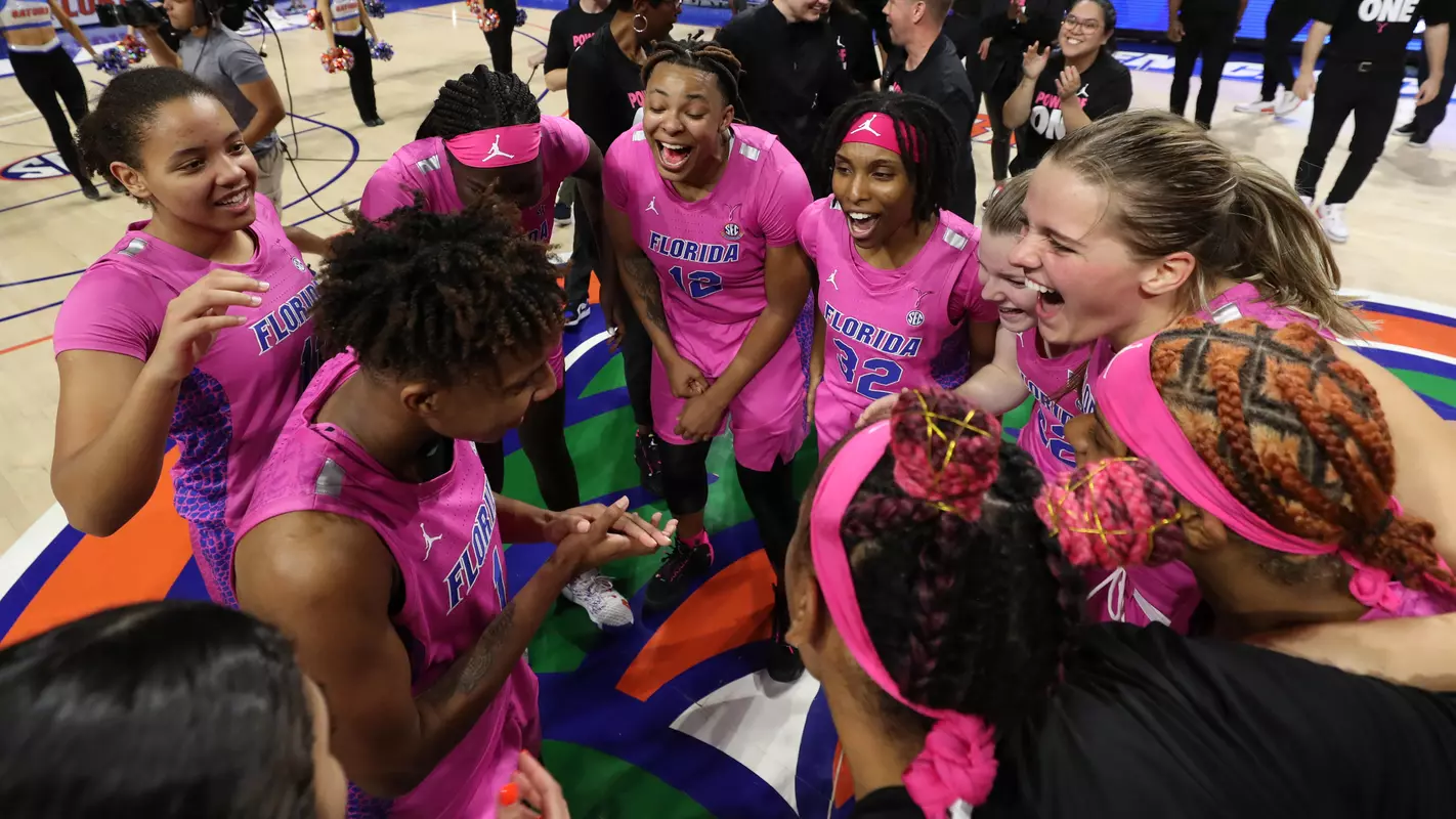 Women's basketball defeats Arkansas