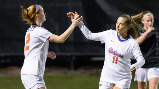 Cassidy Lindley and Nicole Vernis 200227