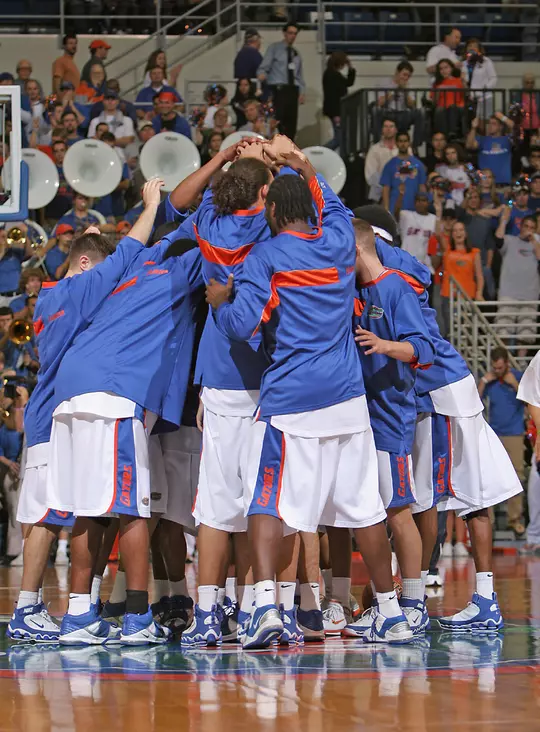 Men's Basketball 2005-06 Huddle, Joakim Noah
