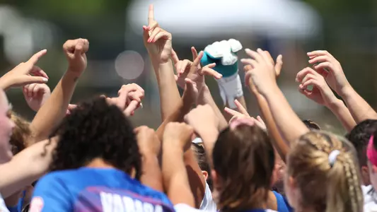 Florida soccer huddle - 210829