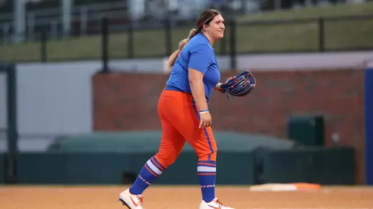 Gigante_Olivia__221026_0152_HannahWhite.jpg