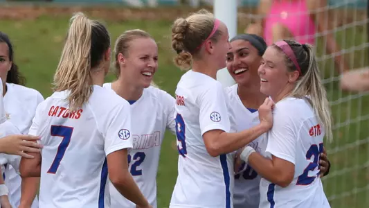 Florida celebrates Anna DeLeon's goal at Stetson 220821