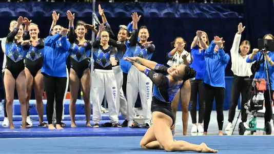 Leanne Wong chomps along with the Gators 230113